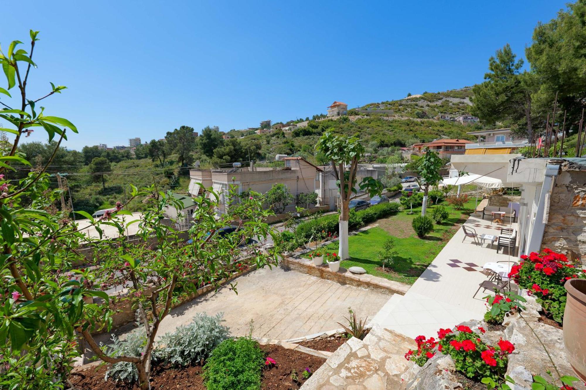 Flower Vila Sarande Bagian luar foto