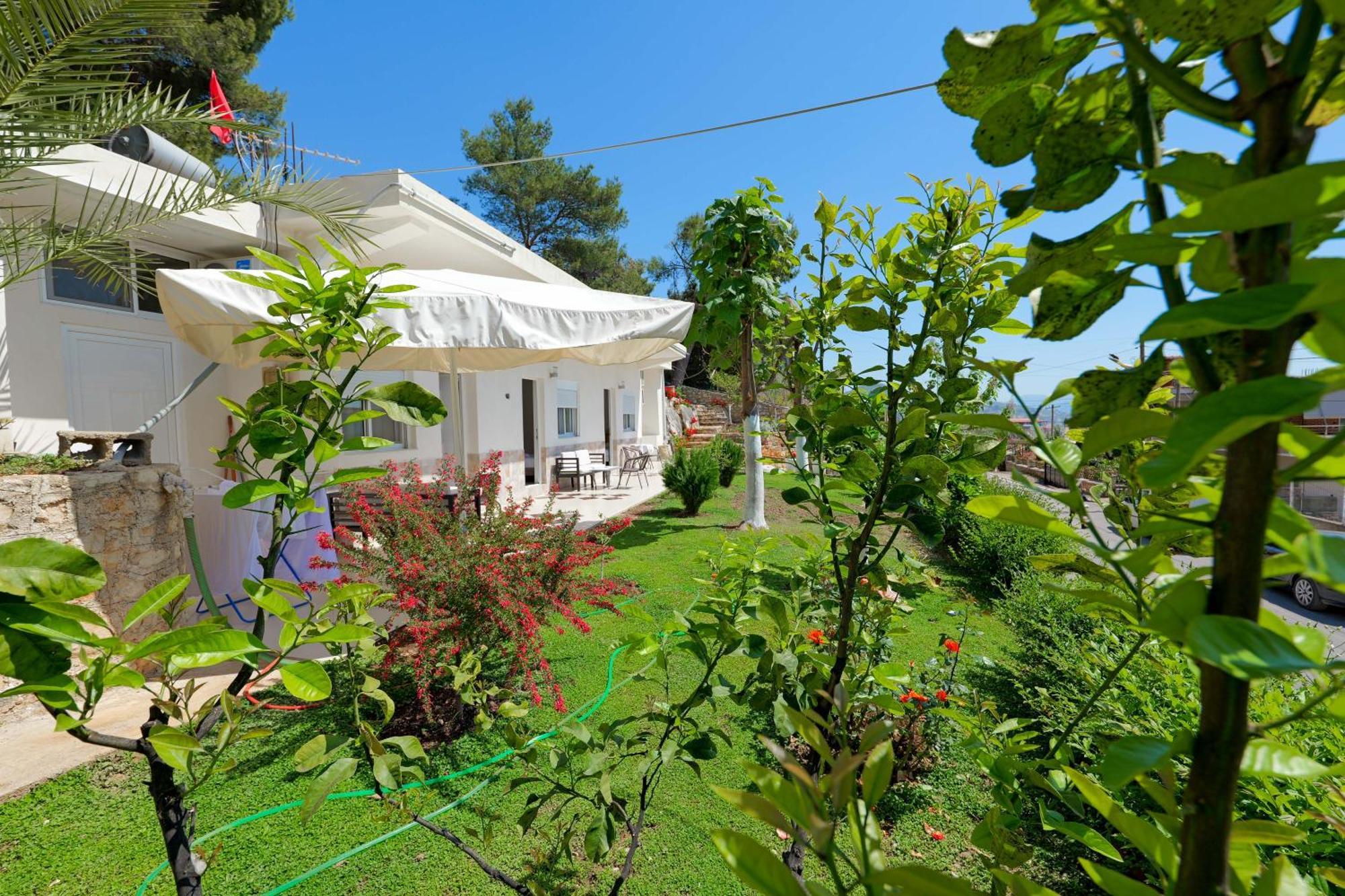 Flower Vila Sarande Bagian luar foto